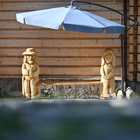 Monika I アパート